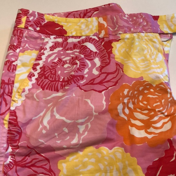 Lilly Pulitzer shortssize 14 (UNICORN)
